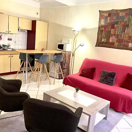 Appartement T2 à 50m De Promenade Des *