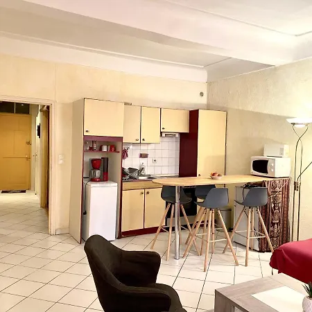 T2 A 50m De Promenade Des Apartmán *